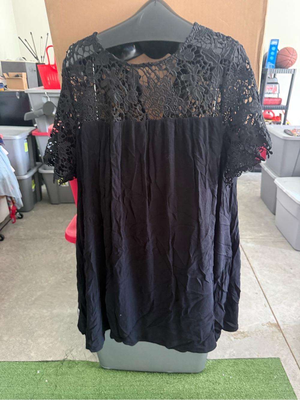 Women’s Black Lace Yoke Short Sleeve Top p34